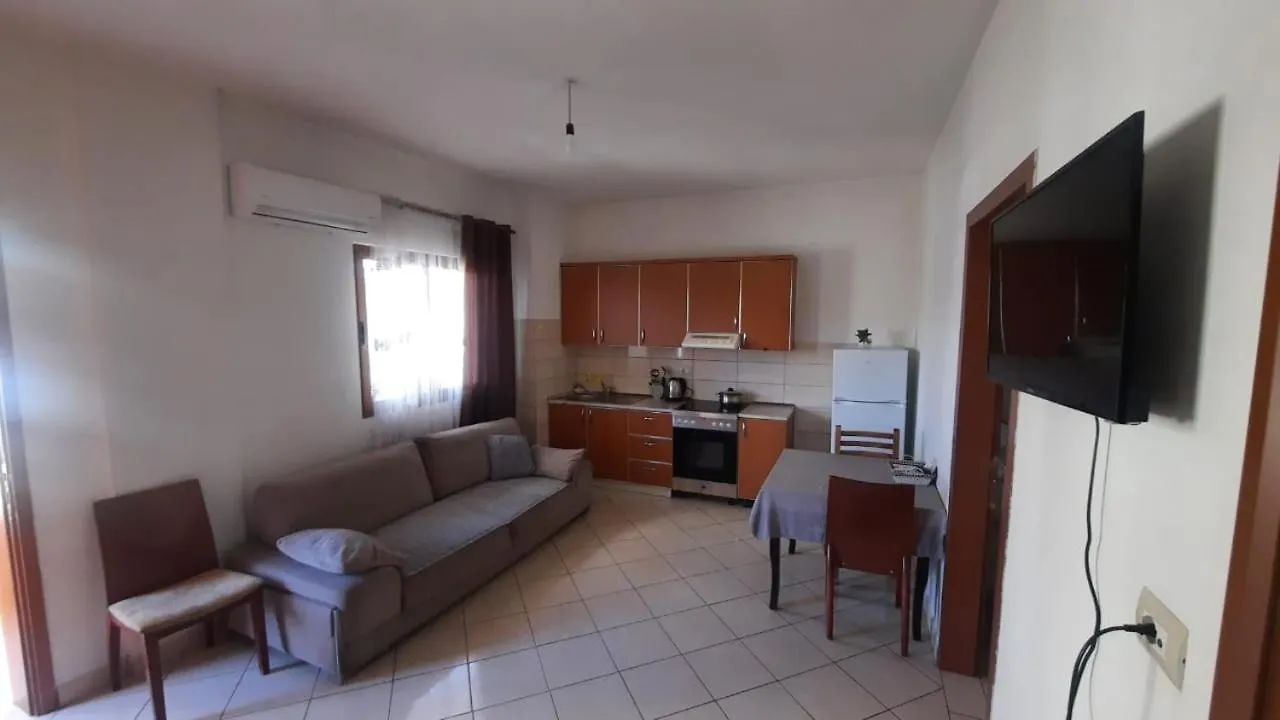 Crew Hostel 2 Tirana Albania